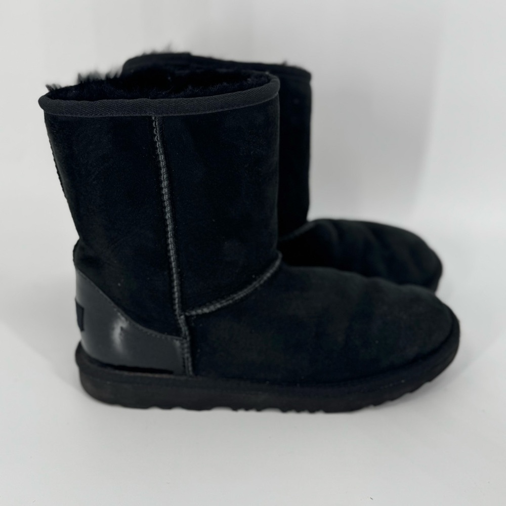 Ugg Classic Short Shine Boots Black Women’s Sz‎ 6